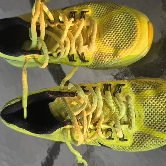 Nike Neon Yellow and Black Athletic Shoes Nike Zoom Fit Running Walking Trainers Neon Yellow/Black US  main image 3